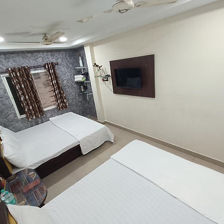 Treebo Yatri Grah Kshipra T Hotel Ujjain Exterior foto