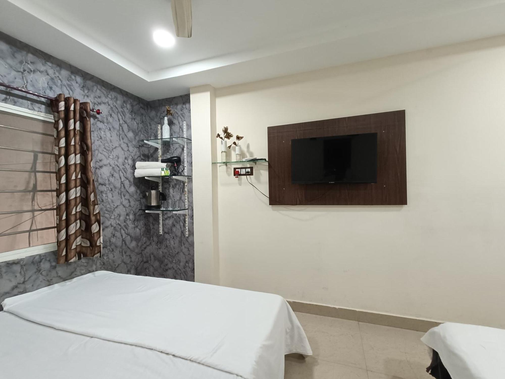 Treebo Yatri Grah Kshipra T Hotel Ujjain Exterior foto