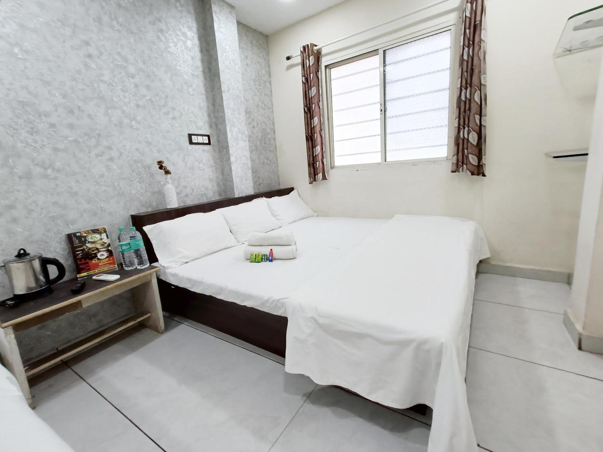 Treebo Yatri Grah Kshipra T Hotel Ujjain Exterior foto